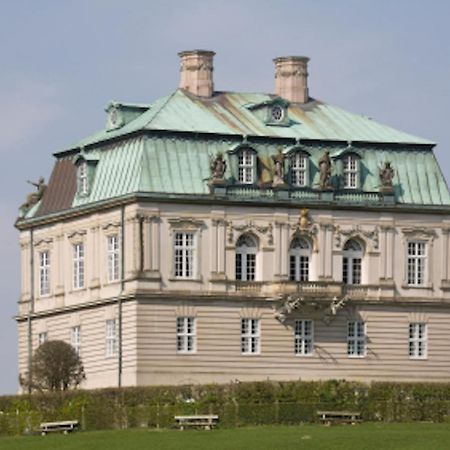 Hotel Kirsten Piil Bed & Breakfast Klampenborg Exterior photo